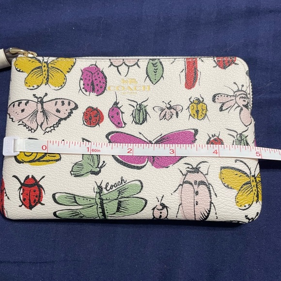 RARE NWT Coach Wristlet - Corner Zip Creature Print - Picture 9 of 10